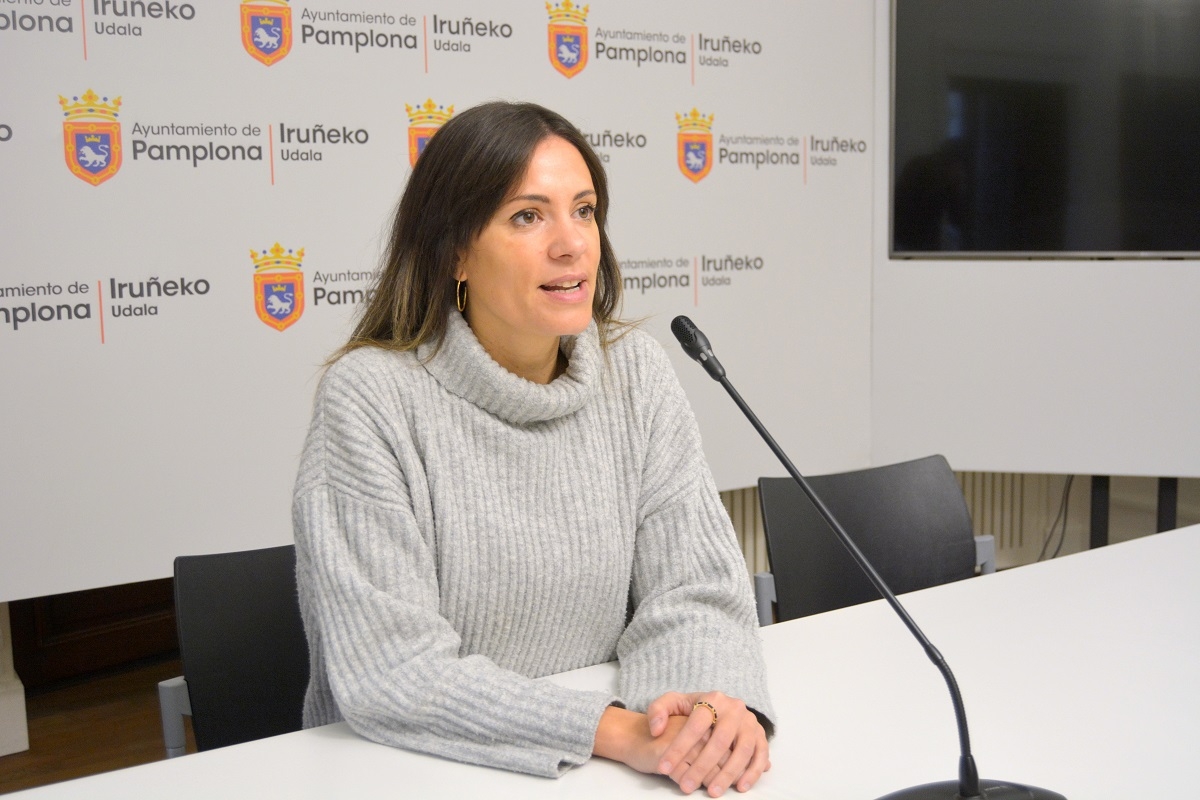 El PSN condena el vandalismo contra el coche de su portavoz en Pamplona, Marina Curie