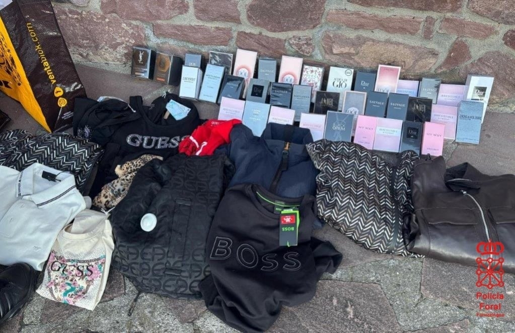 El olor de la marihuana les delató provocando el alto: cuatro detenidos en Dantxarinea por hurtos en las ventas 