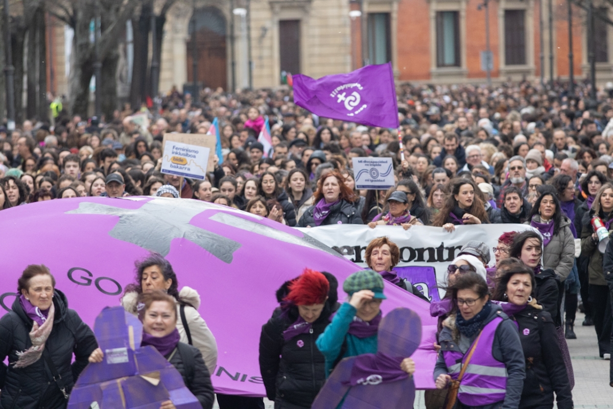 [GALERIA] 8-M: Pamplona acoge una multitudinaria manifestación feminista contra el fascismo y en defensa de la igualdad