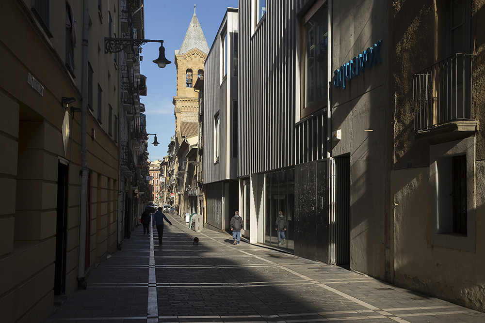 Pamplona da 34 autorizaciones para descarga de mercancías en horario nocturno e insiste en el cumplimiento de las normas
