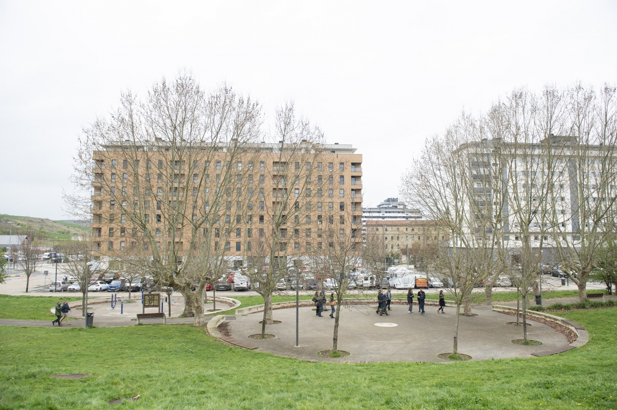 Pamplona adjudica por 122.422 euros la reparación de los pavimentos del parque de las Pioneras de Lezkairu