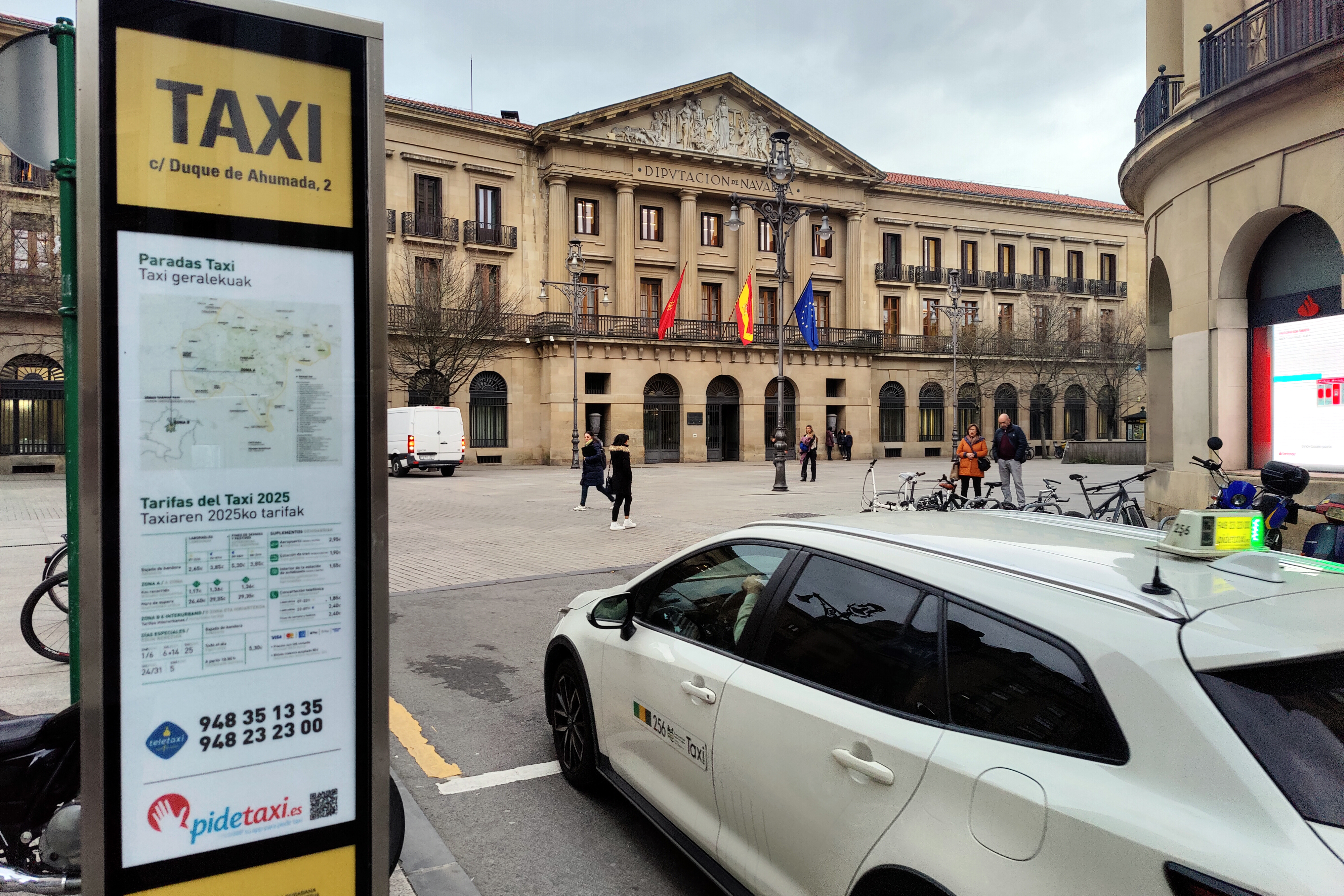 Irache pide más licencias de taxi y una regulación clara de los VTC para mejorar el servicio en Pamplona y Comarca