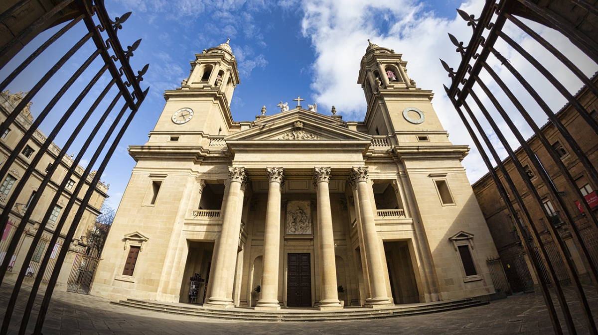 La Catedral de Pamplona acogerá una misa funeral por las víctimas del terremoto de Venezuela, el próximo 28 de julio