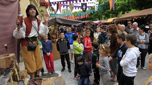 El Parque Uranga acoge un año más el mercado medieval de Burlada