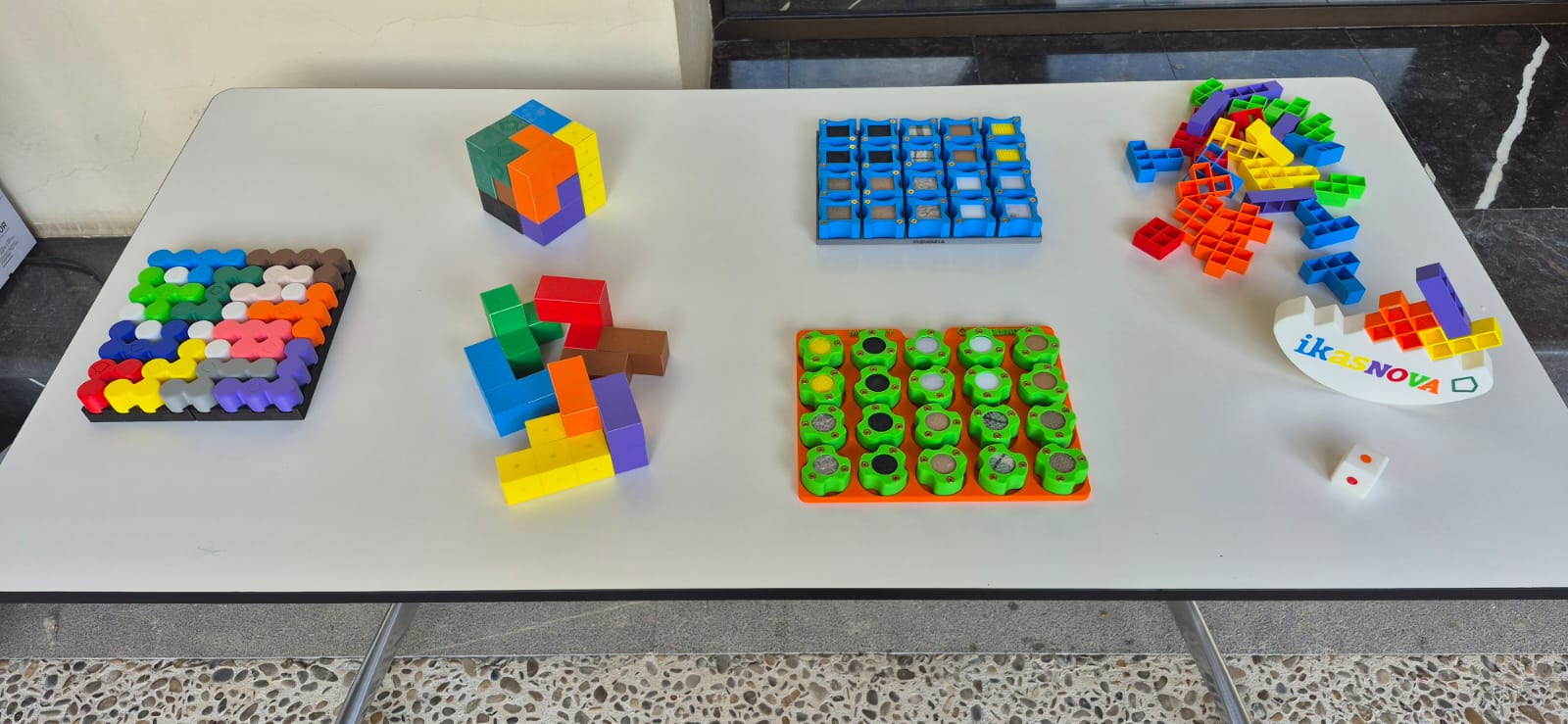 Alumnos navarros diseñan y fabrican juegos de mesa inclusivos para afianzar el pensamiento computacional