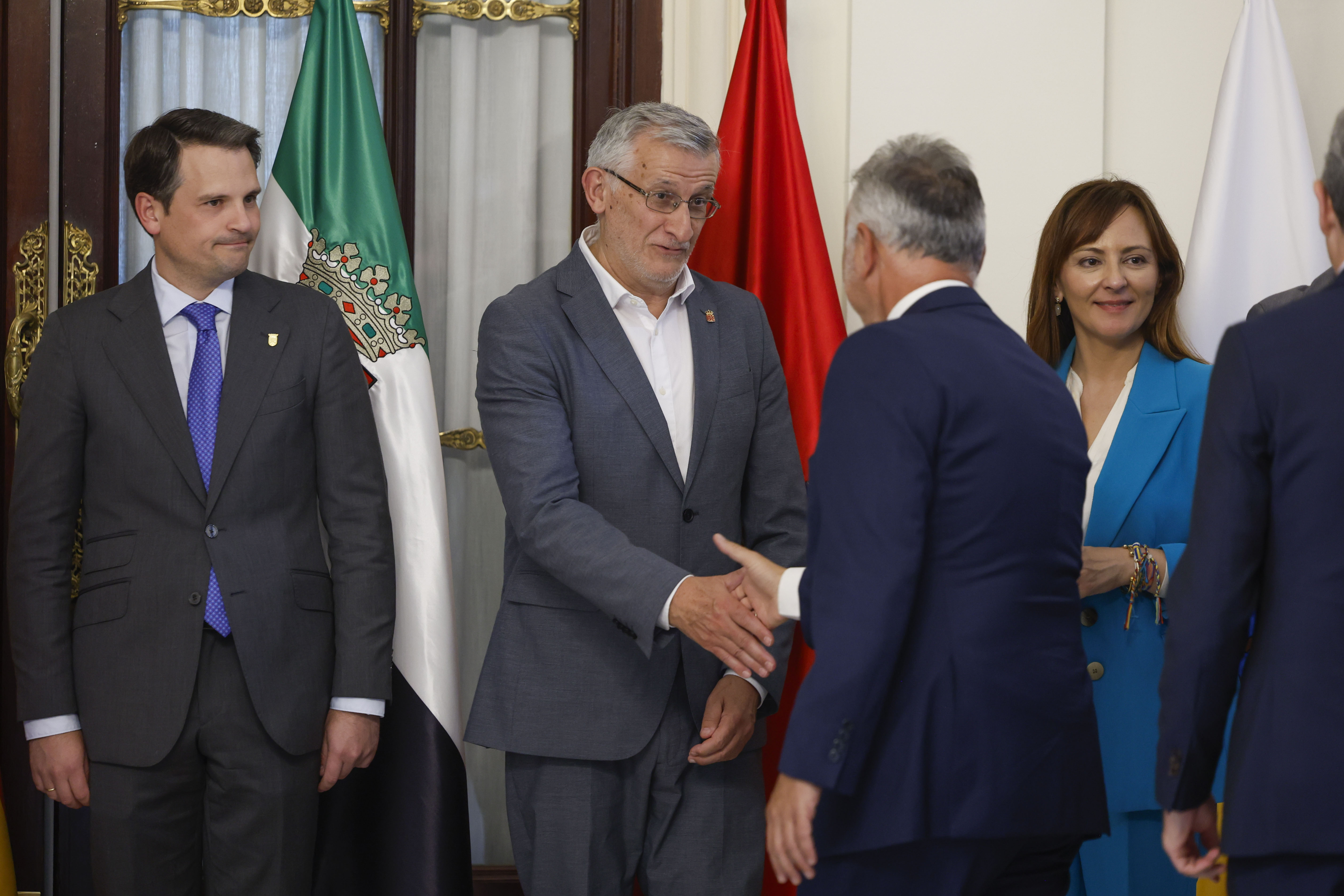 Taberna apela a las Comunidades Autónomas gobernadas por el PP a restablecer unos mínimos de consenso institucional