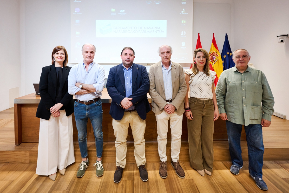 El Parlamento Foral acoge unas jornadas sobre prevención y sensibilización para superar el bullying
