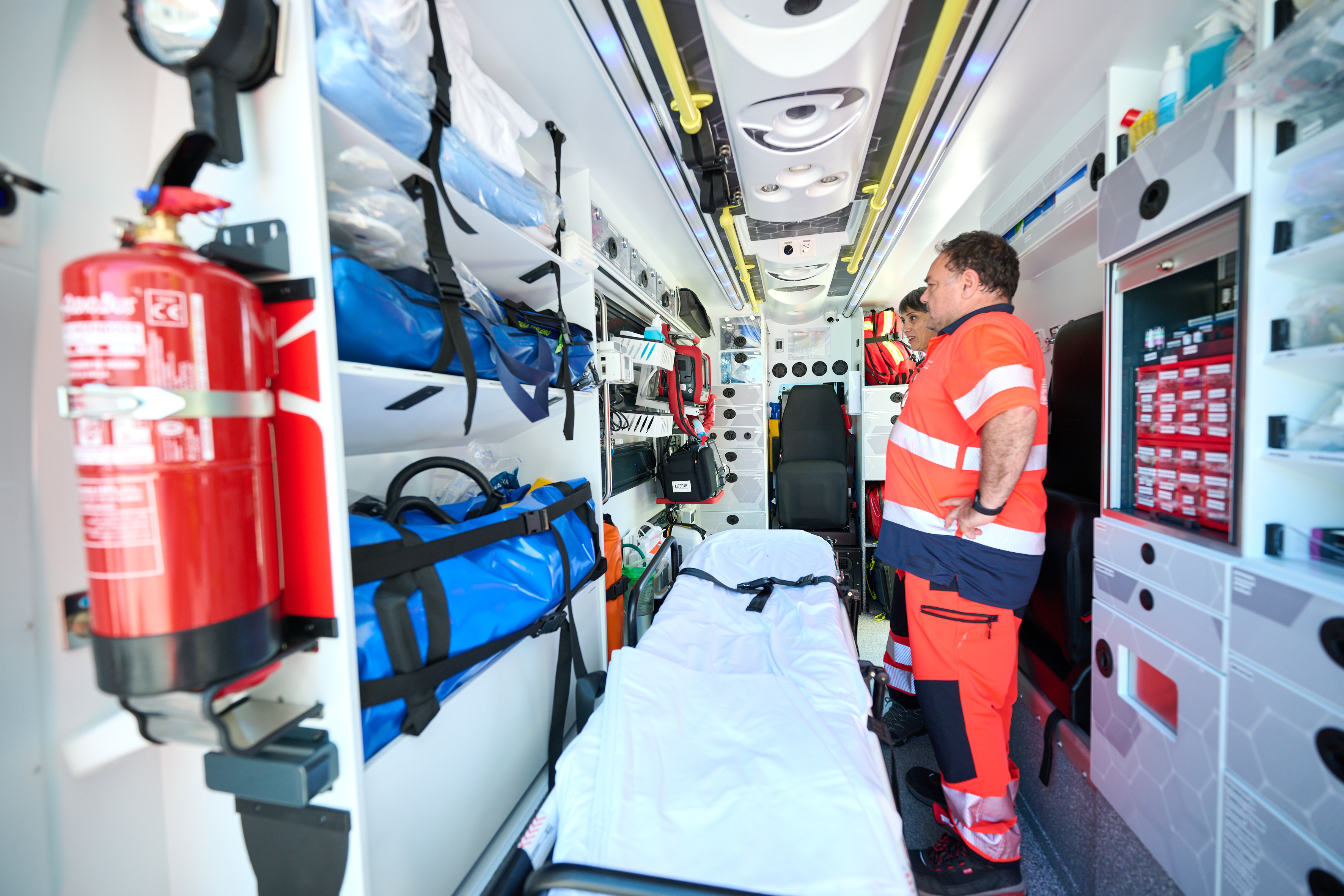 Herido leve un motorista, de 64 años, tras sufrir una caída en la NA-411 a la altura de Ripa (Valle de Odieta)