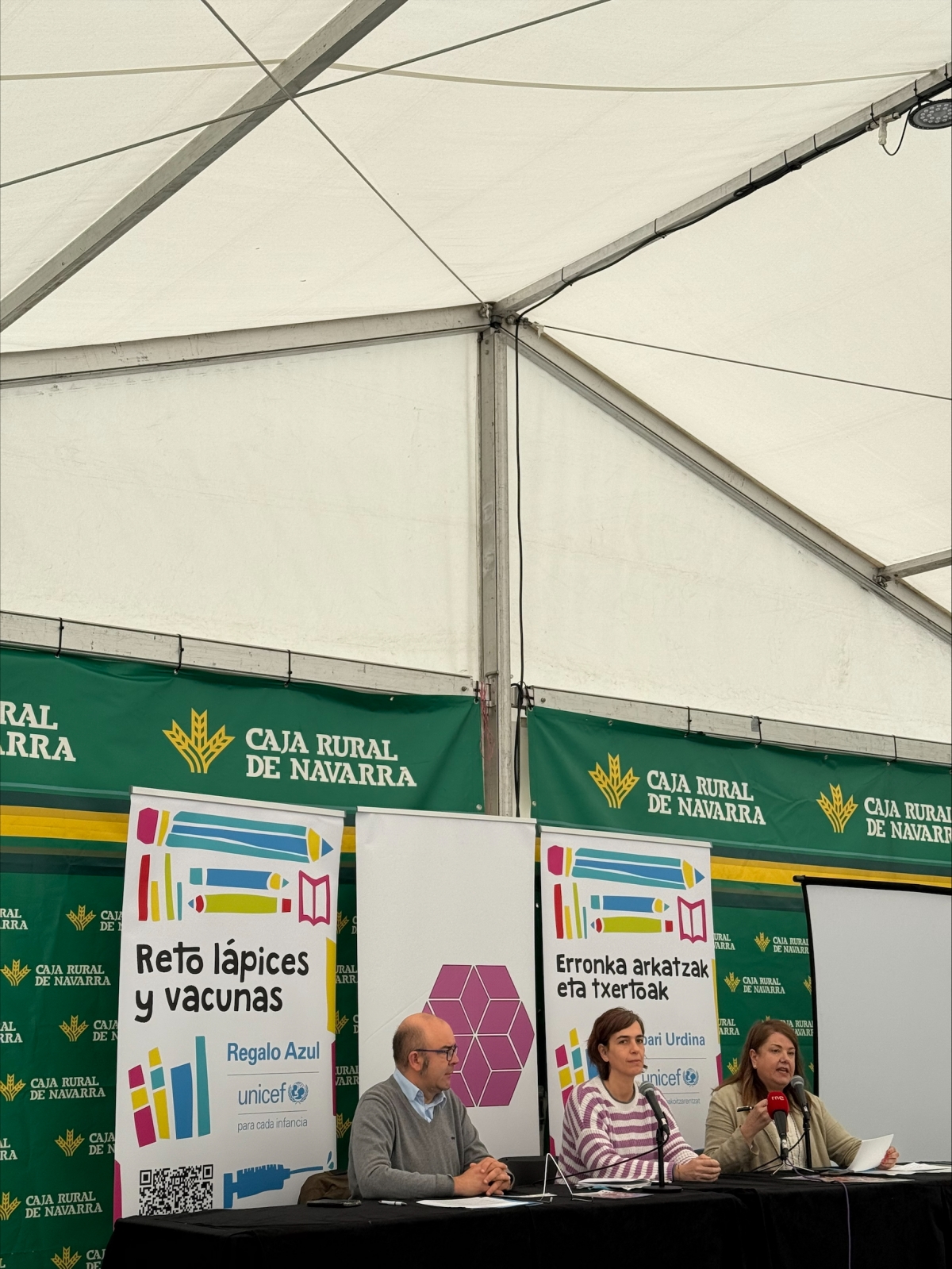 UNICEF Comité Navarra presenta el «Reto Lápices y Vacunas» en la V Feria del Libro de Navarra