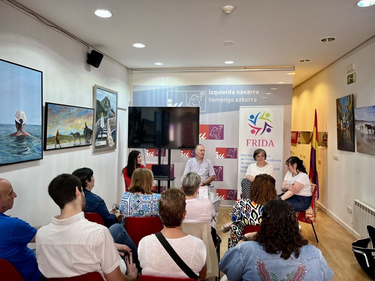 El “Vermú Literario” de Izquierda Unida pone el foco en la fibromialgia con la presentación de 'El mal invisible'