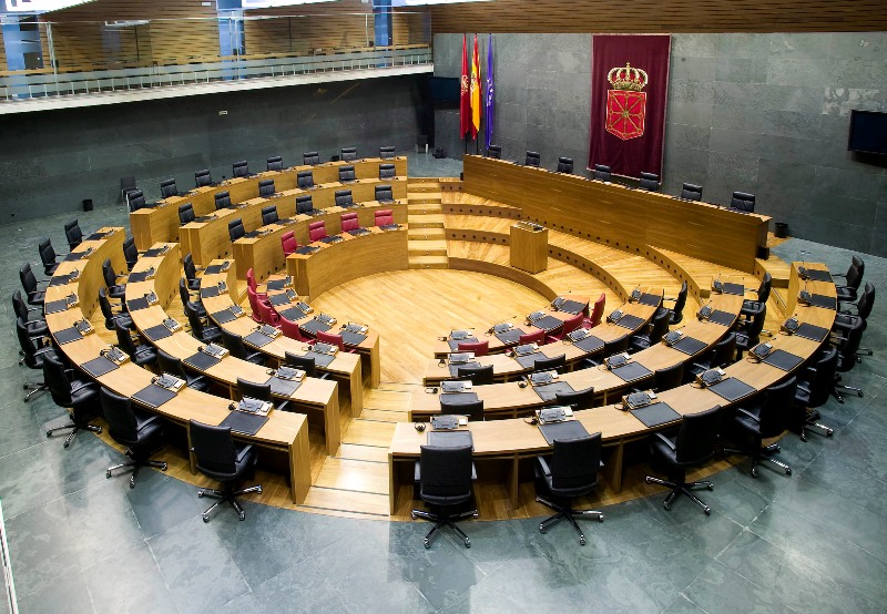 Comptos valora que el Parlamento de Navarra haya reducido la temporalidad al 7%
