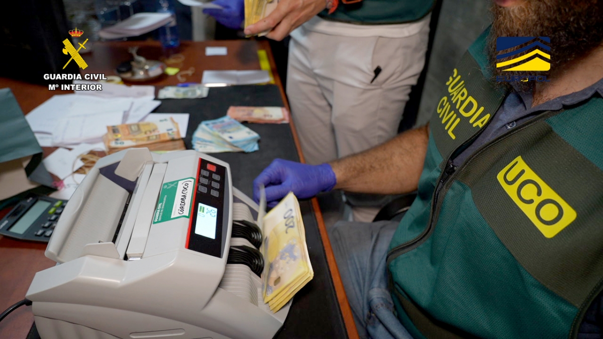 Desmantelan dos redes que blanqueaban 400.000 € diarios con metales preciosos