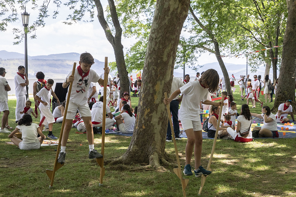 Pamplona impulsa la conciencia ambiental infantil en San Fermín con Birjolastu Juego Rejuego: estas son las novedades