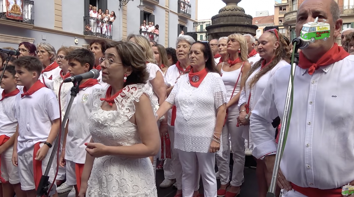 La Coral Santiago de la Txantrea celebra el 50 aniversario de la Jota a San Fermín, uno de los 'momenticos' 