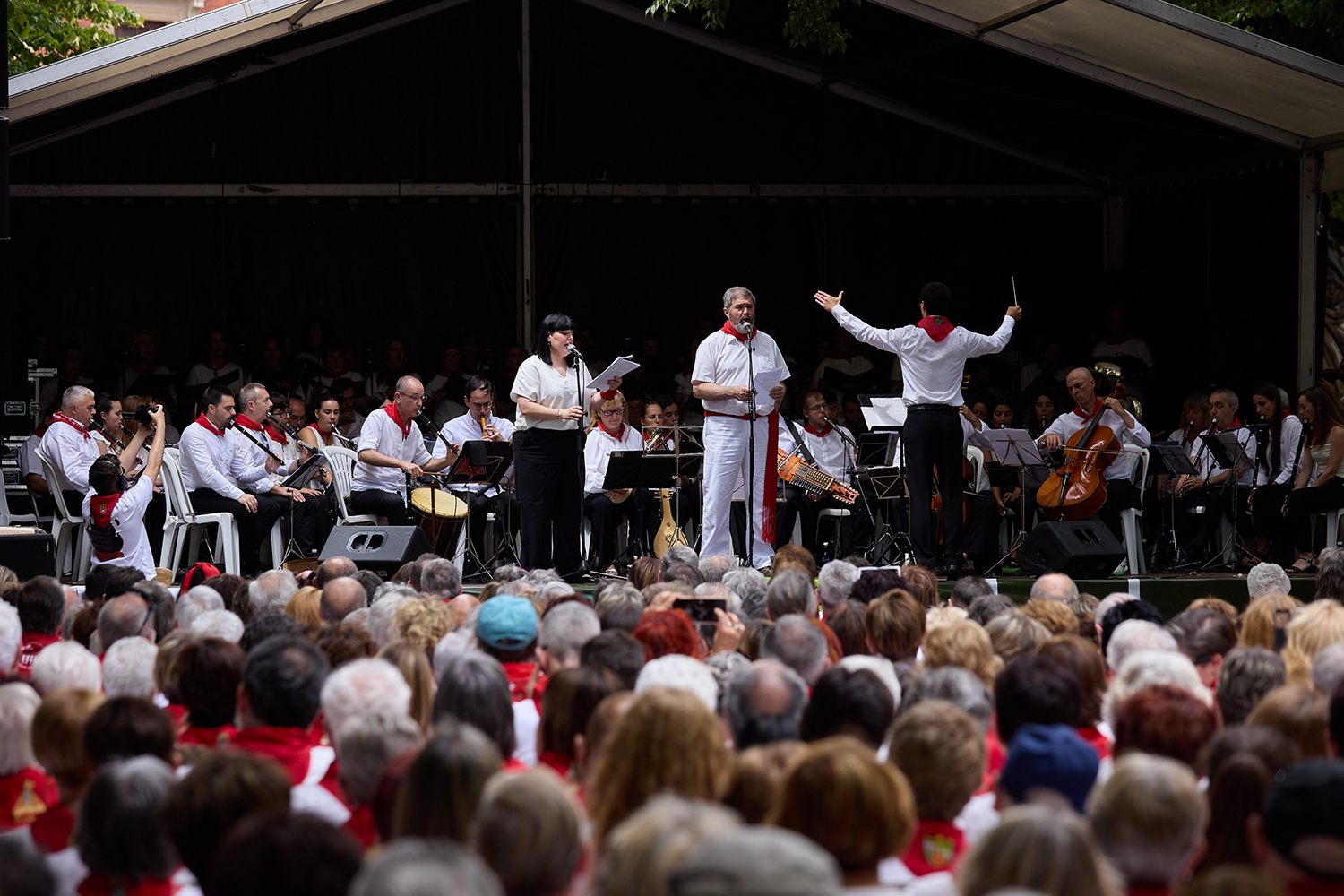 El Alarde de Txistularis regresa a San Fermín con un homenaje a grandes figuras