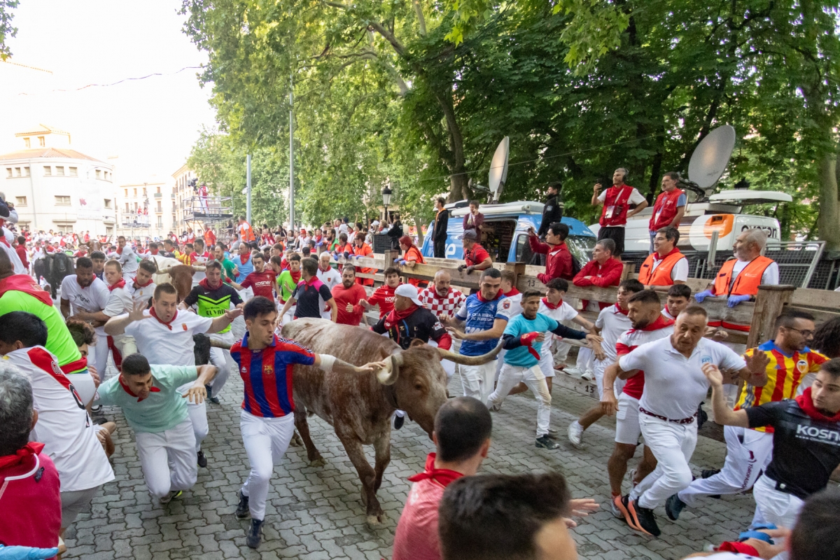 [GALERIA] El encierro de los Miura desde la entrada al callejón