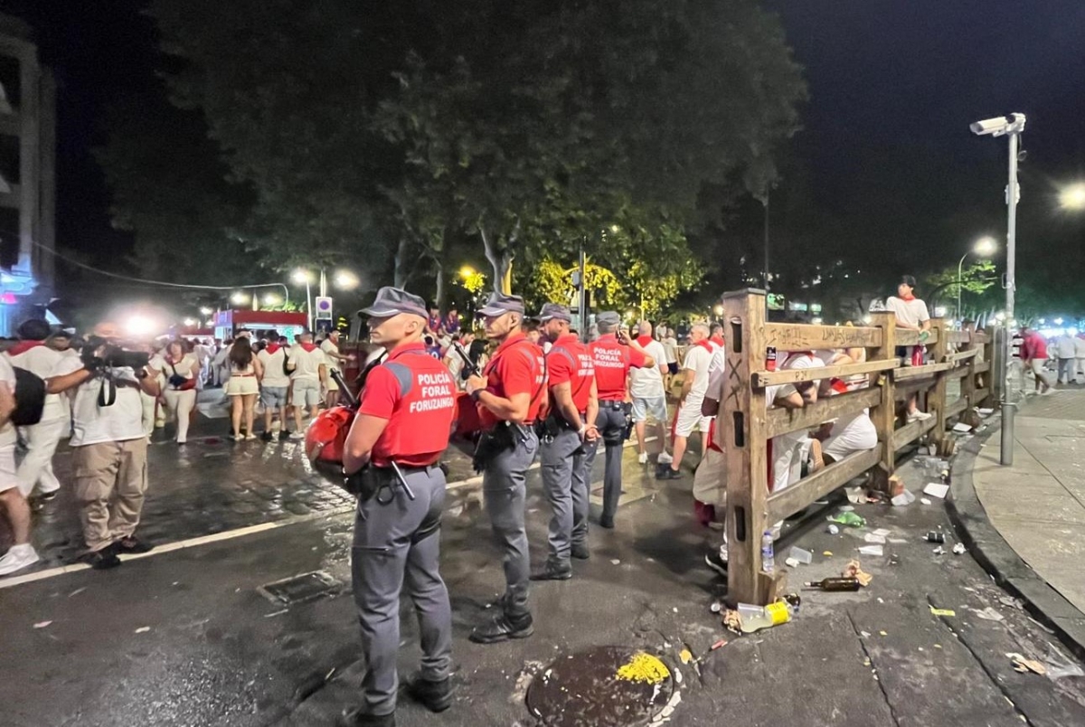 Se niegan a servirle por ir muy borracho y éste le parte la nariz a un camarero en Sanfermines