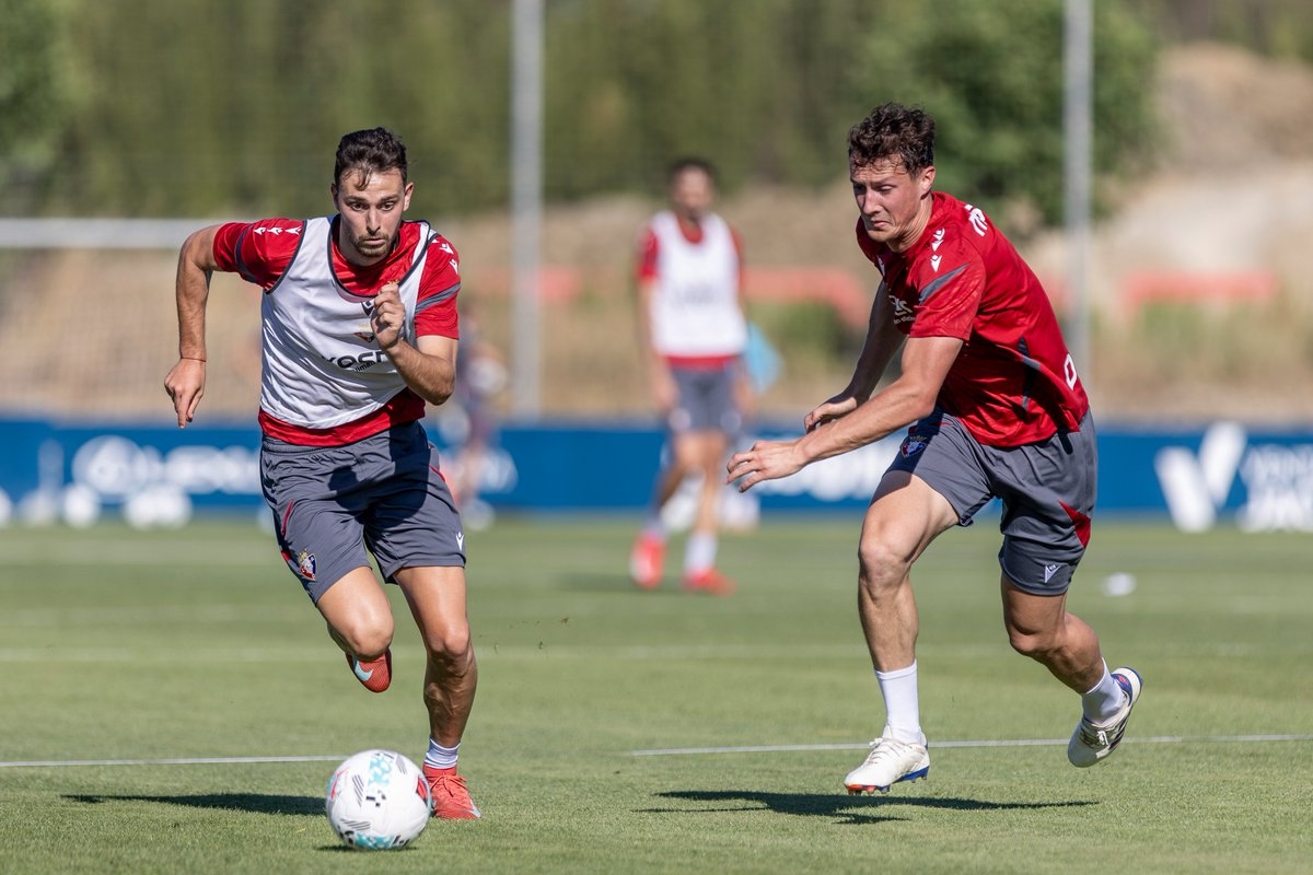 Osasuna retoma los entrenamientos en Tajonar con Aimar Oroz recuperado  