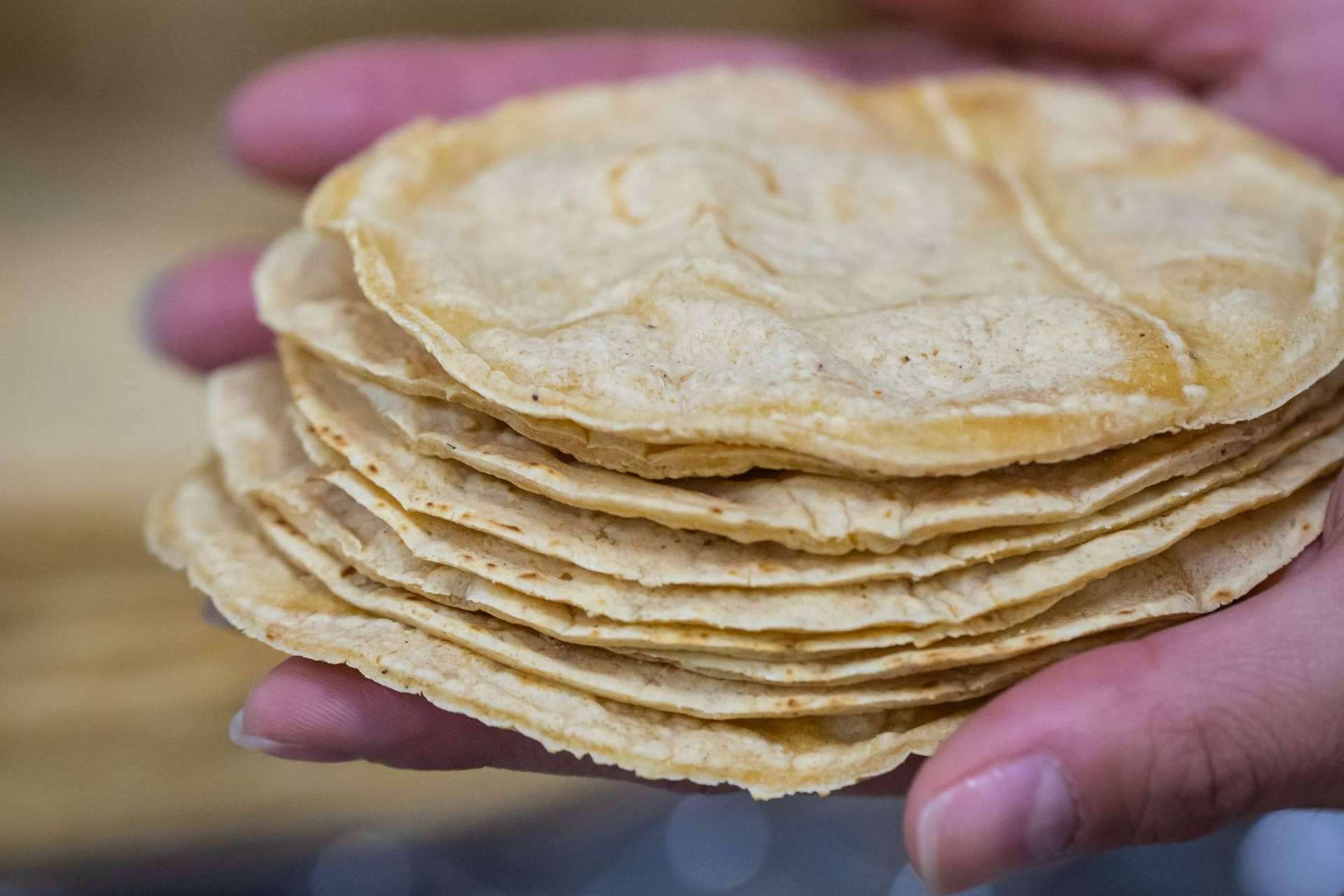 Maíz Maya recupera el valor de las tortillas nixtamalizadas con elaboración tradicional