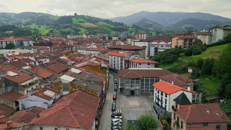 La Ertzaintza detiene a un menor e investiga a otros diez por los disturbios del 20 de julio en Azpeitia
