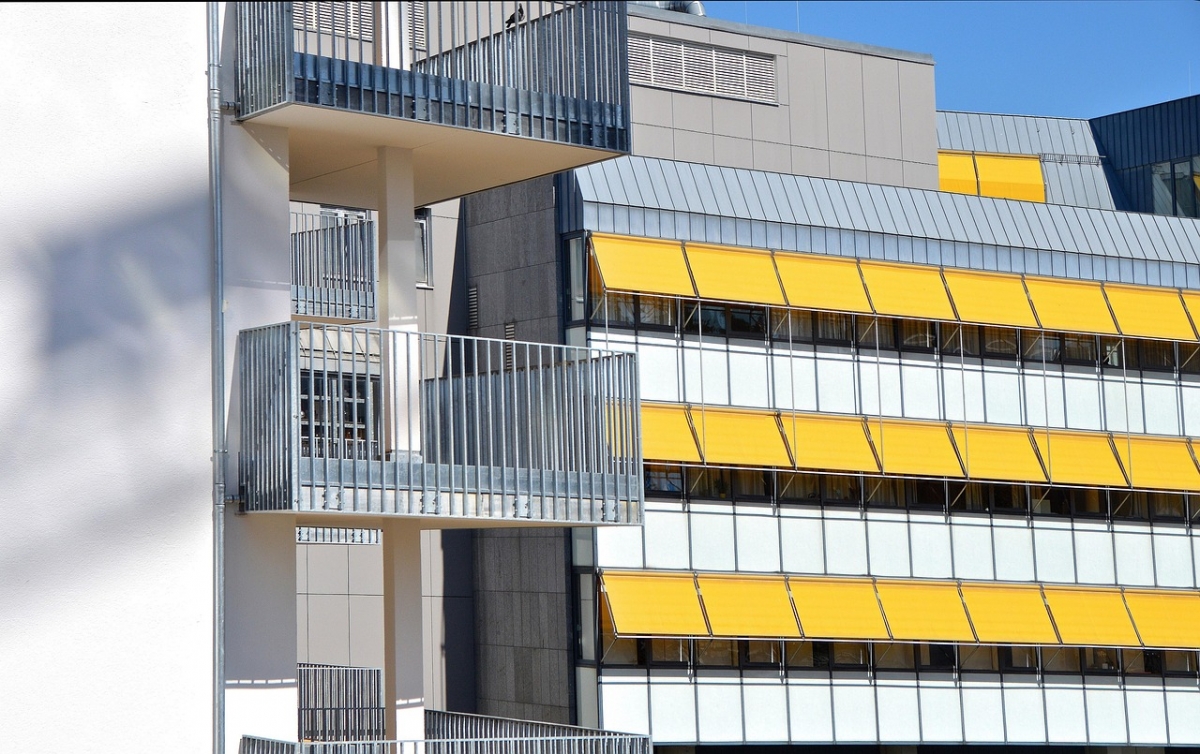 La función de los toldos en el aprovechamiento de espacios al aire libre
