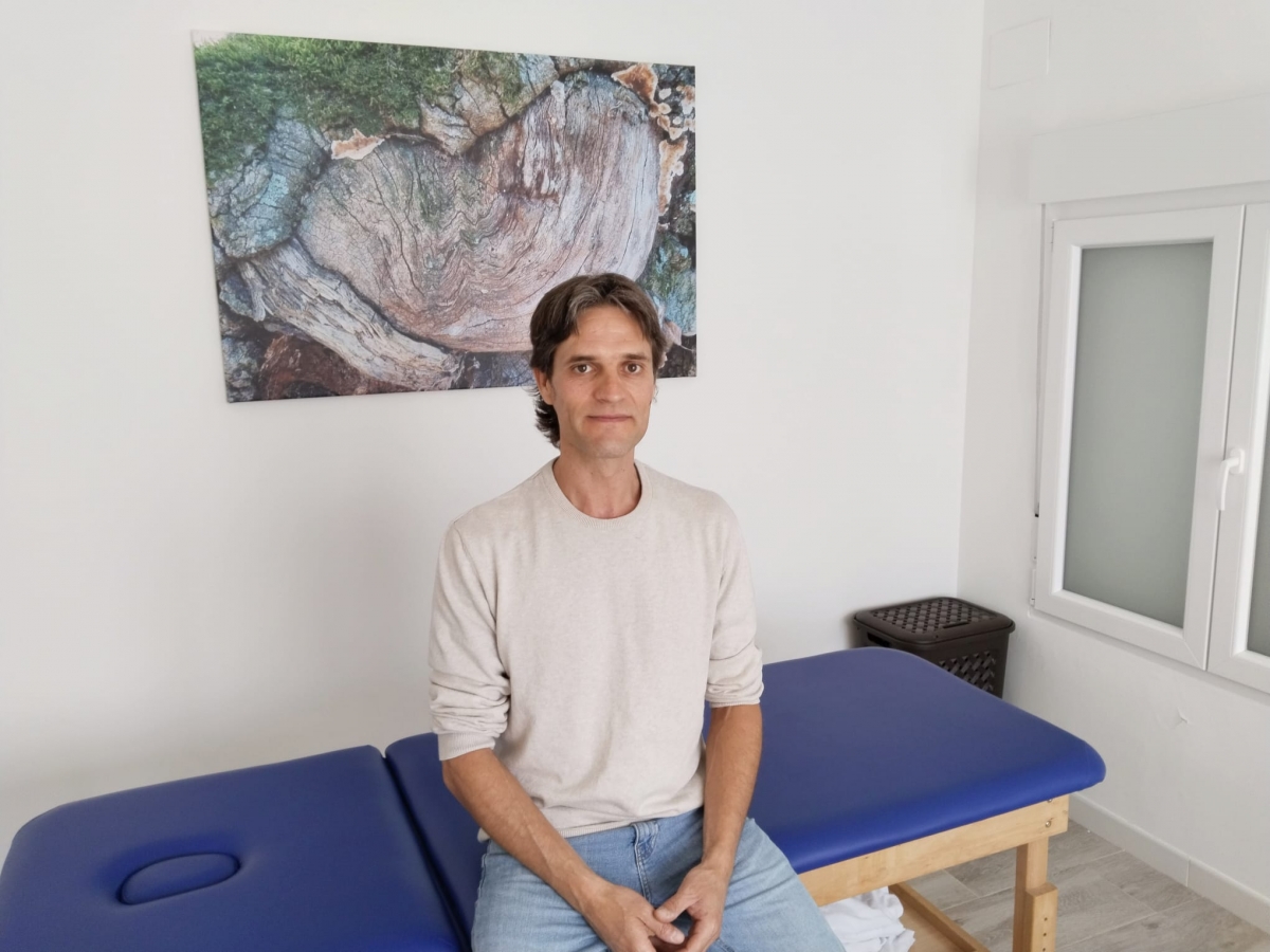 Álex Primicia: sanando cuerpo y mente con terapias alternativas en Pamplona
