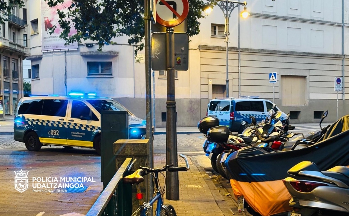 Un conductor investigado por circular muy ebrio y provocar una colisión contra otro turismo en la calle Amaya 
