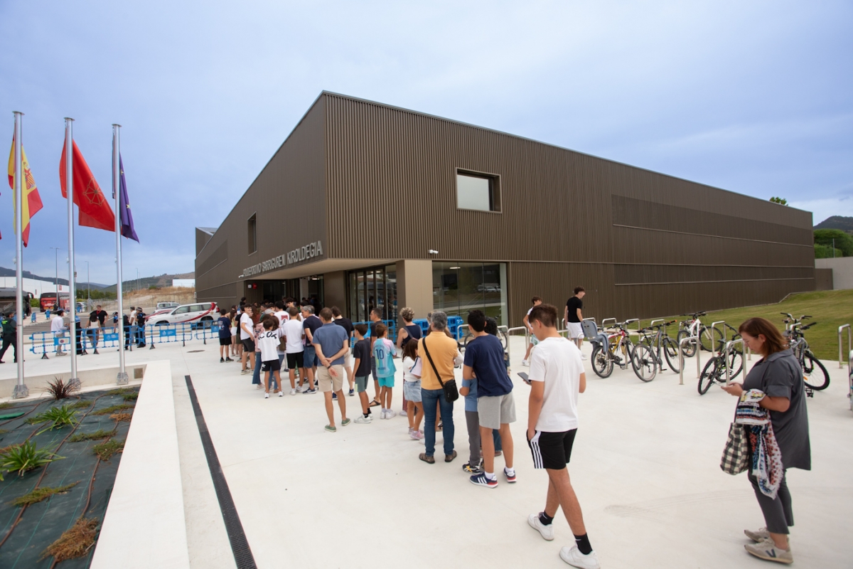 Aprobada la moción para abrir el polideportivo de Sarriguren por las mañanas
