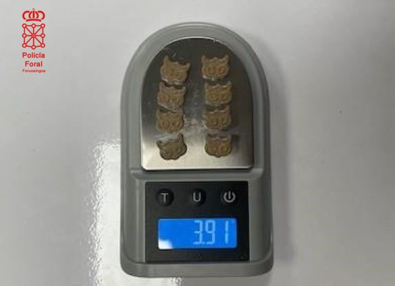 Detenida una mujer de 60 años trapicheando con pastillas de metanfetaminas con forma de búho en Villava