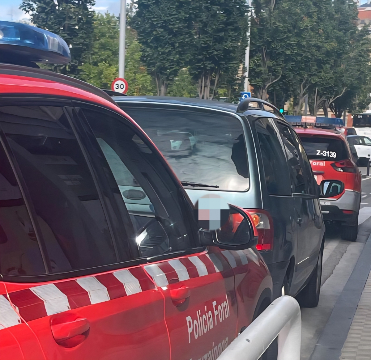“No me podéis multar dos veces”: denunciado en Pamplona por cannabis, conducir sin seguro y llevar una navaja