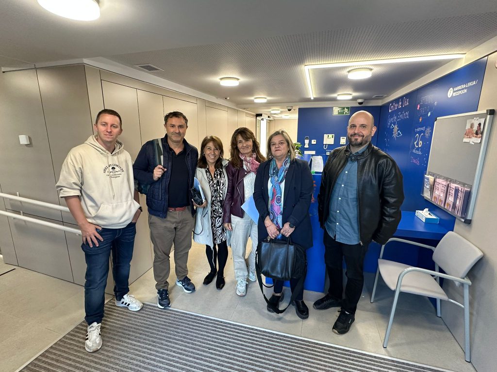 Visita al centro sociosanitario de Zizur Mayor, referente en Navarra en atención preventiva y autonomía personal