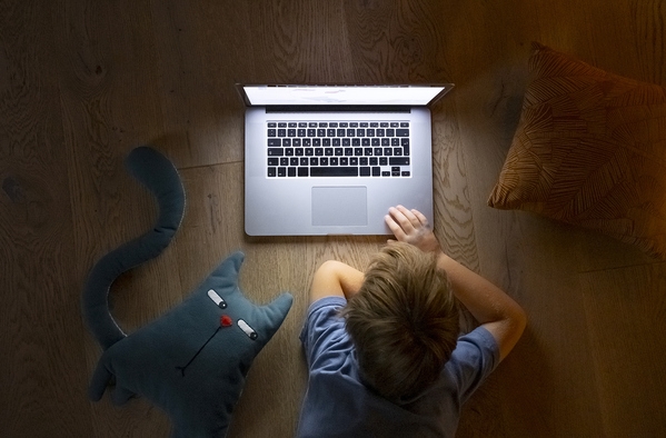 Claves para una relación saludable entre la infancia y la tecnología: límites, rutinas y ejemplo en el hogar