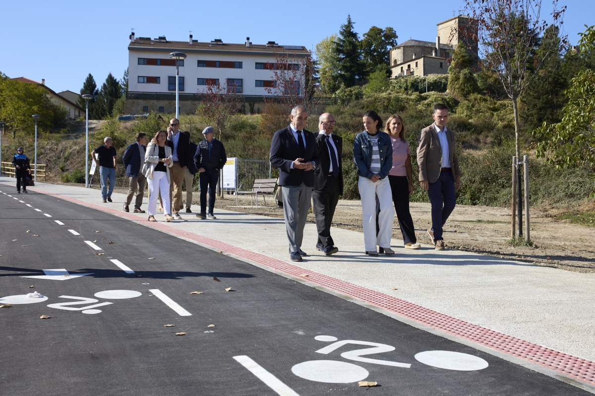 Ya está operativo el carril ciclable y peatonal que conecta Pamplona con Cizur Menor