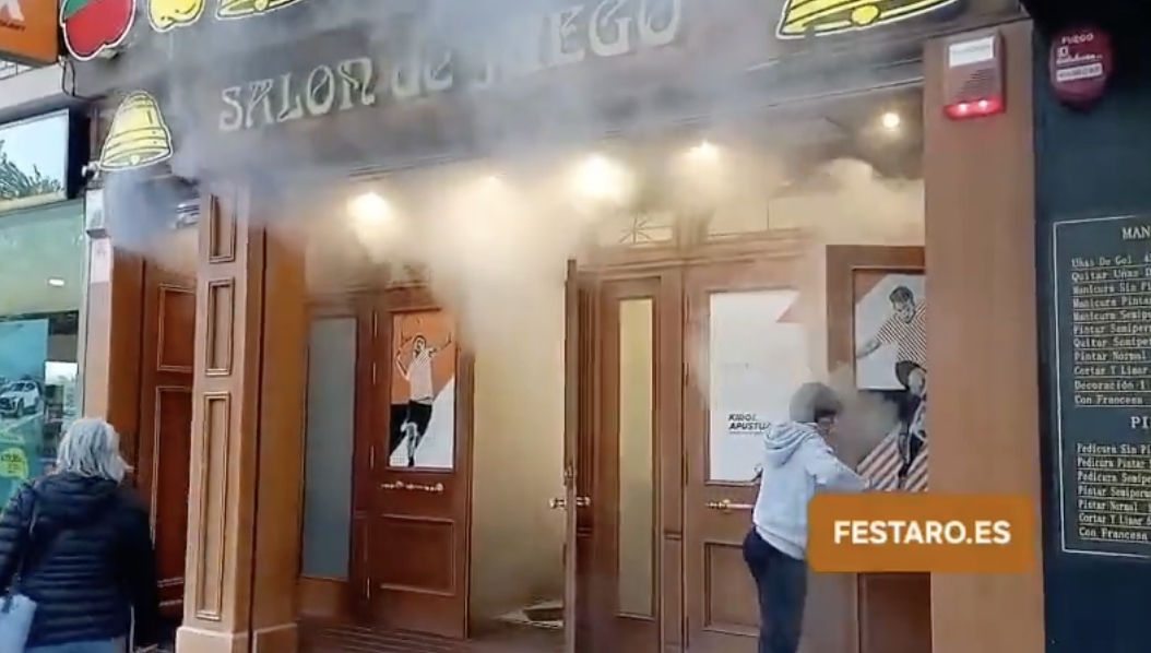 Susto en un salón de juegos de la calle Iturrama: tenía una alarma con humo