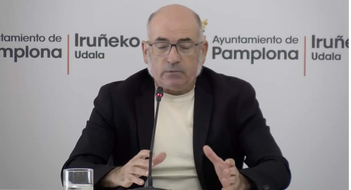 Abaurrea defiende el proyecto de viviendas colaborativas en Alemanes y critica los 