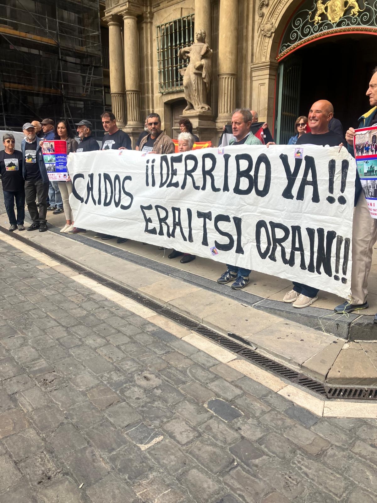 Las asociaciones memorialistas denuncian que el Comité de Expertos blanquea la resignificación de Los Caídos