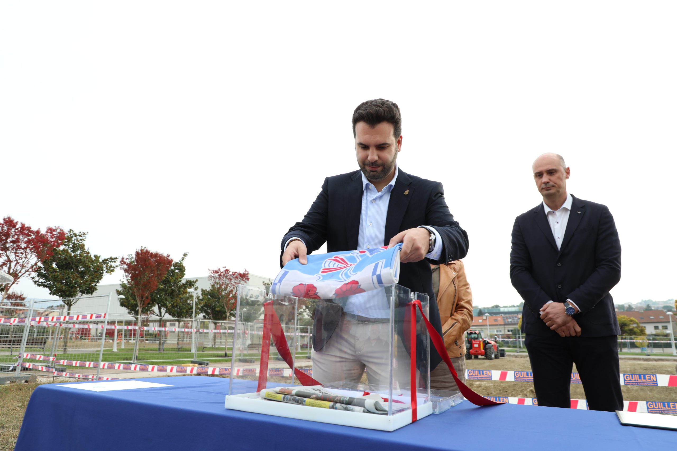 Zizur Mayor coloca la primera piedra de la nueva Escuela Infantil Sarastigorri
