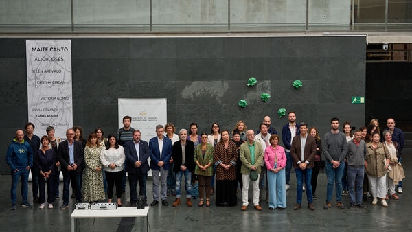 El Parlamento de Navarra renueva su compromiso con la erradicación de la pobreza y denuncia los discursos del odio