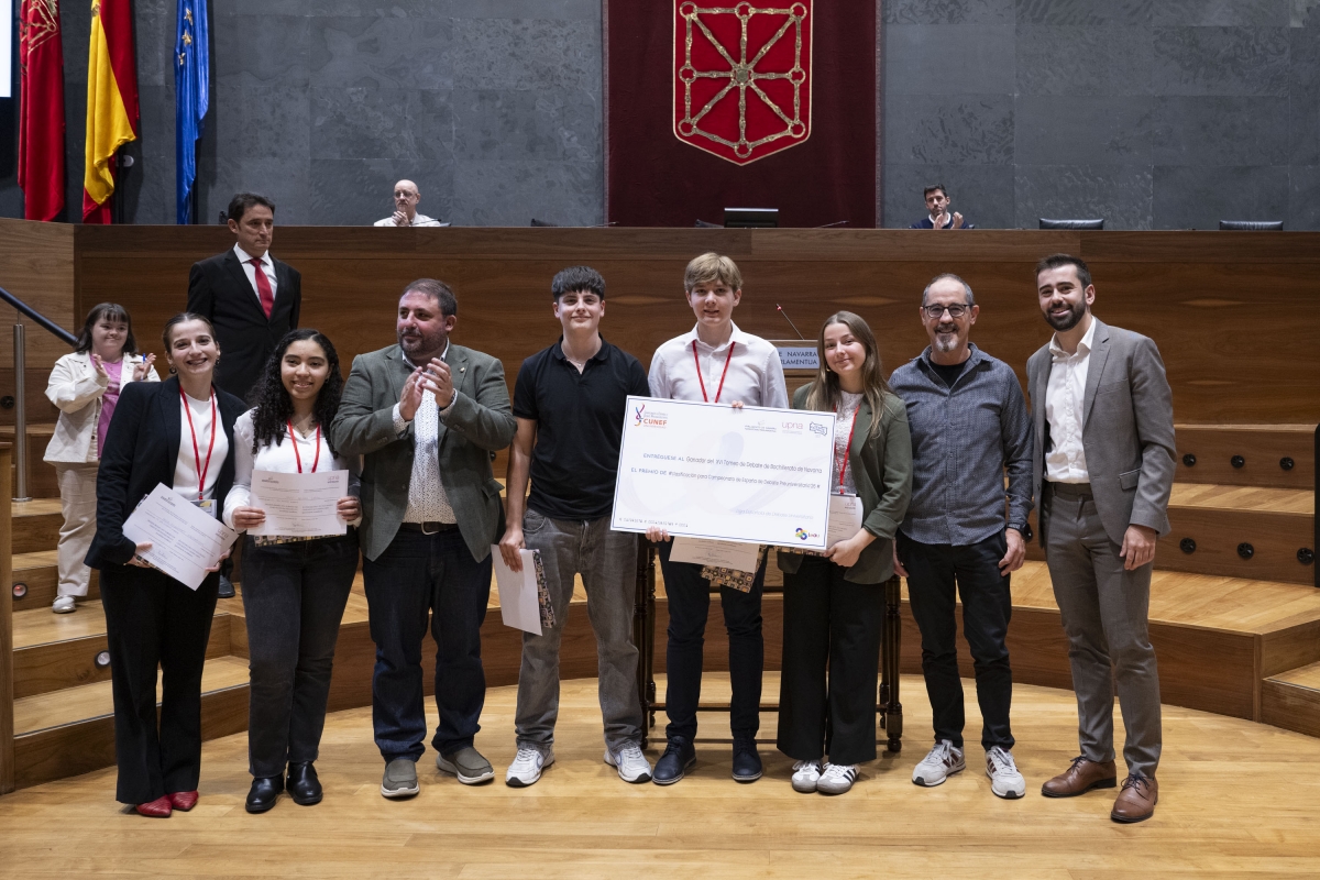 San Ignacio y el IES Altsasu BHI ganan el XVI Torneo de Debate de Bachillerato organizado por la UPNA y el Parlamento