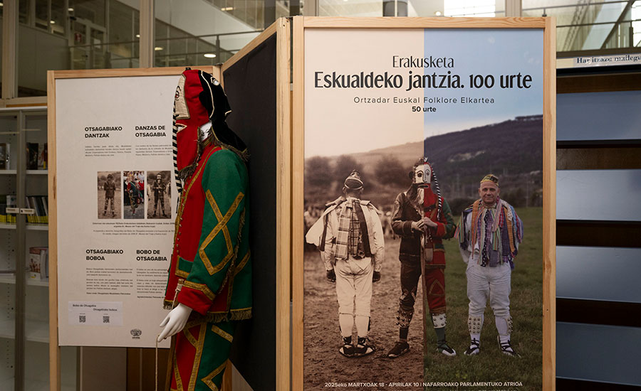 La UPNA y Ortzadar Euskal Folklore Elkartea organizan diversas acciones sobre la indumentaria tradicional
