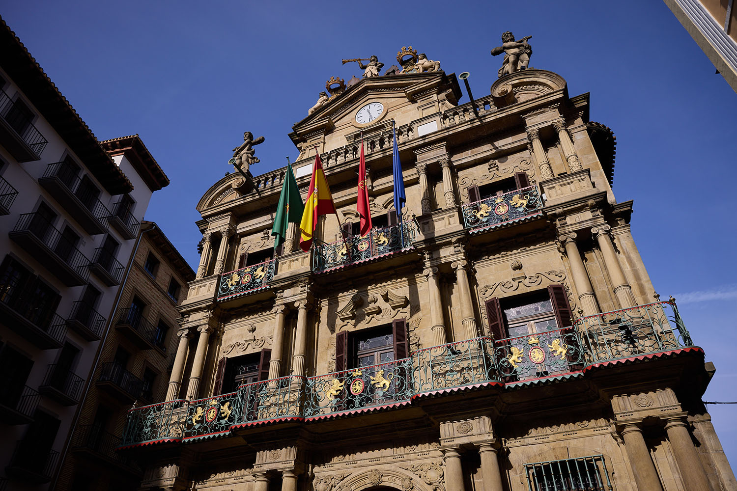 Pamplona oferta una OPE de 75 plazas en diferentes áreas y servicios municipales