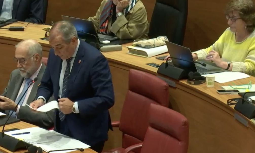 El consejero Chivite insiste en negar la represalia al secretario de la mesa de Belate pese a que la OANA lo acreditó
