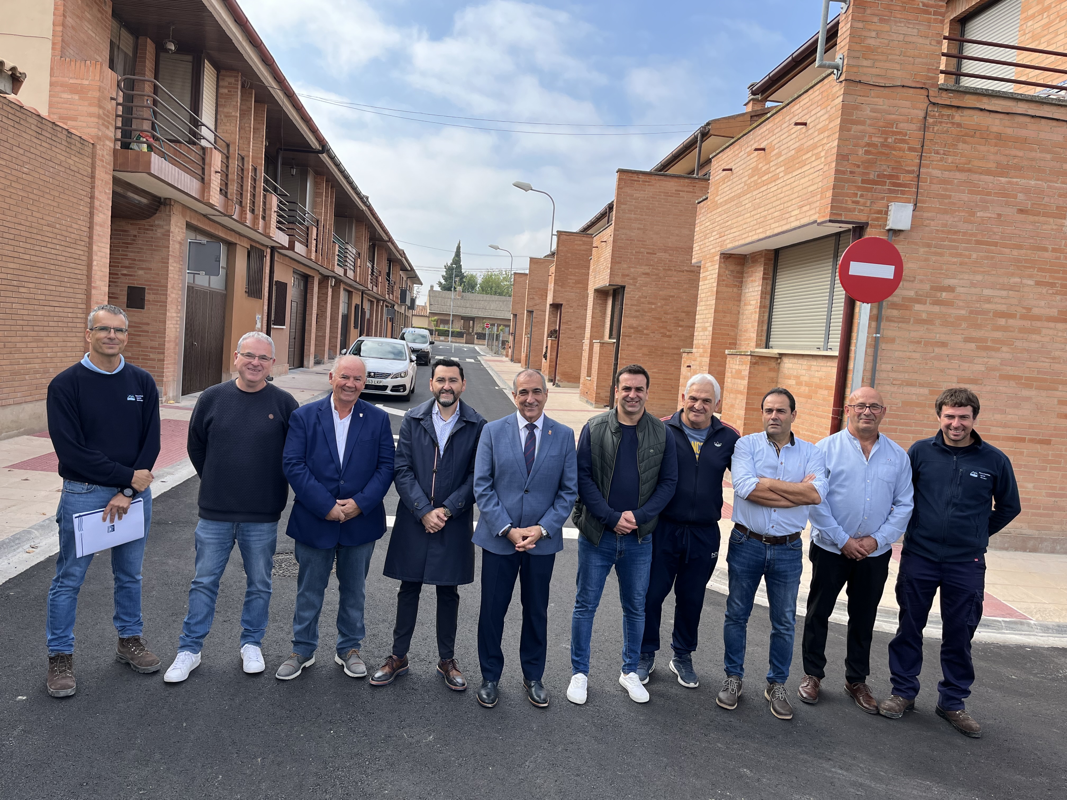 El Gobierno financia con 446.000 euros la renovación en la calle Ronda Palmera,  y la reforma de las piscinas en Ablitas