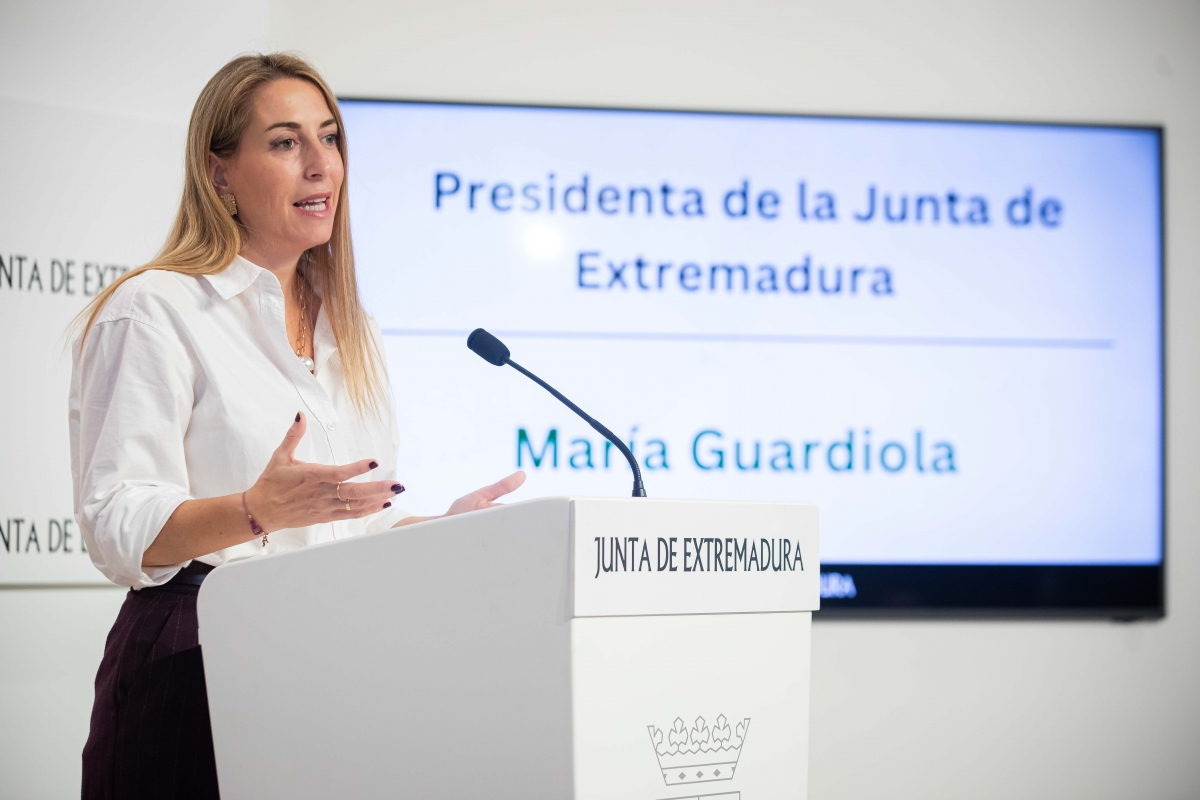 Extremadura sella un futuro gobierno PP-Vox con un cuestionable pacto que da 