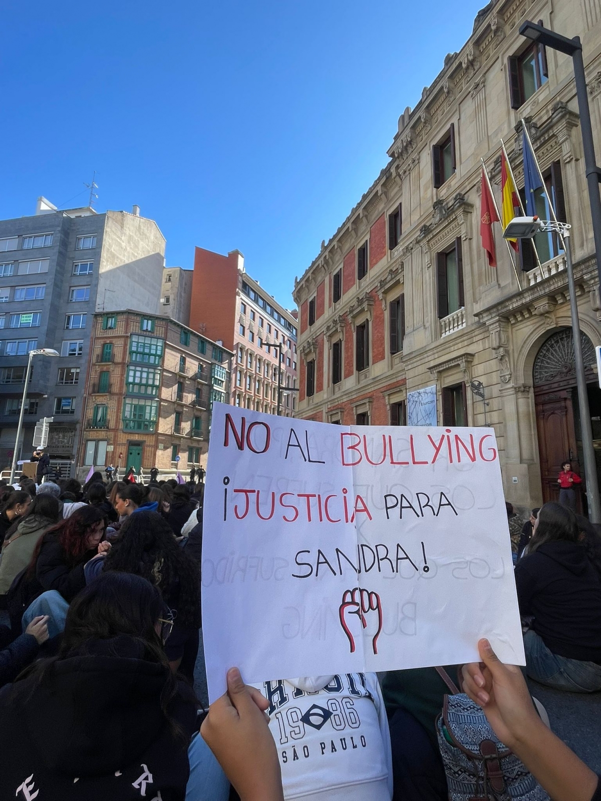 Colegios y estudiantes de Pamplona se suman a la huelga contra el bullying tras la muerte de una joven sevillana