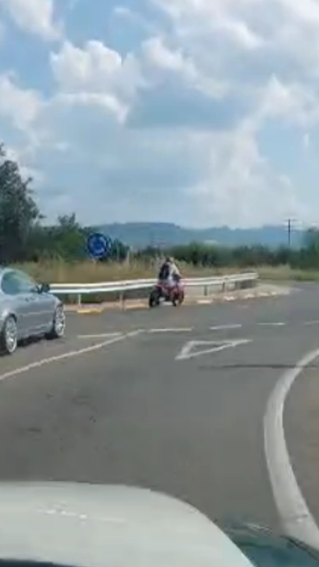 Investigan al motorista de La Rioja que se grababa cometiendo infracciones graves y circulando con temerirad
