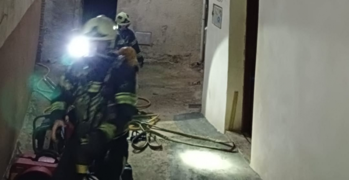 Una mujer y dos menores, trasladados con quemaduras e inhalación de humo tras el incendio de su vivienda en Sesma