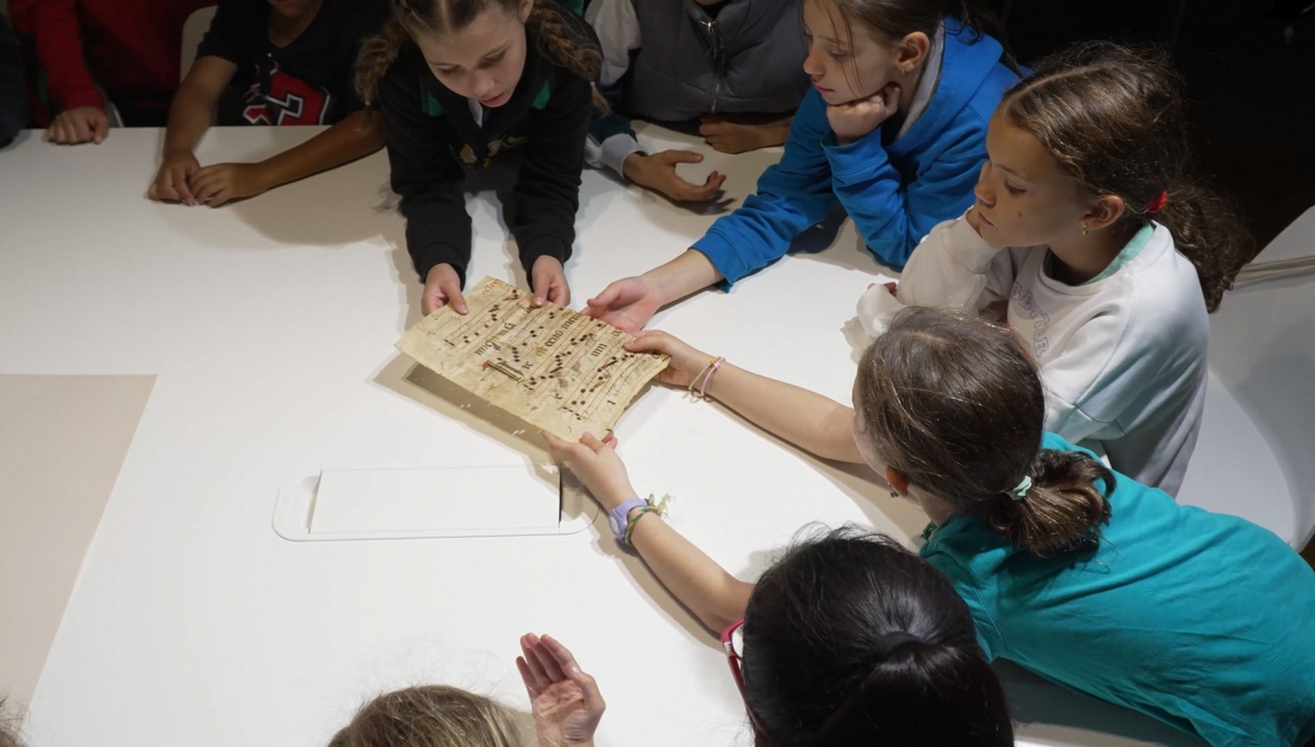 200 escolares de Pamplona están aprendiendo sobre la historia del Privilegio de la Unión 