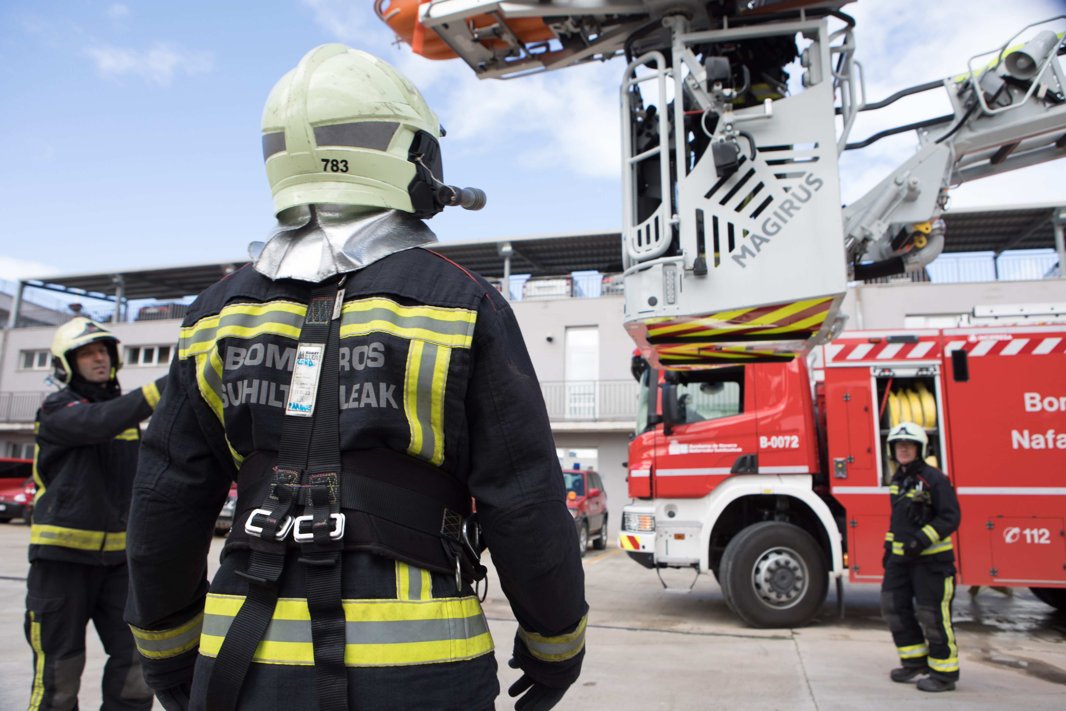Controlado un incendio en una granja equina de Sangüesa tras una noche completa de trabajos