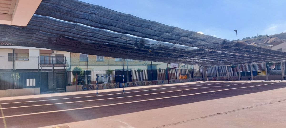 El Colegio San Babil de Ablitas estrena toldo en el patio gracias a los Presupuestos Participativos